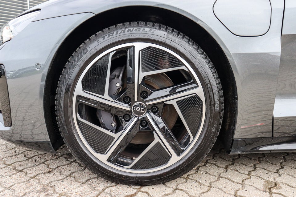 Audi e-tron GT quattro 4d