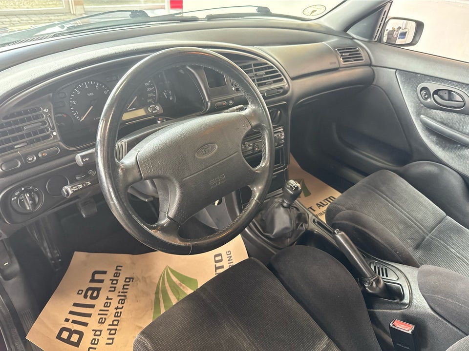 Ford Mondeo 2,5 V6 5d