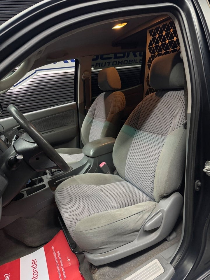 Toyota HiLux 3,0 D-4D Db.Kab 4x4 SR5 4d