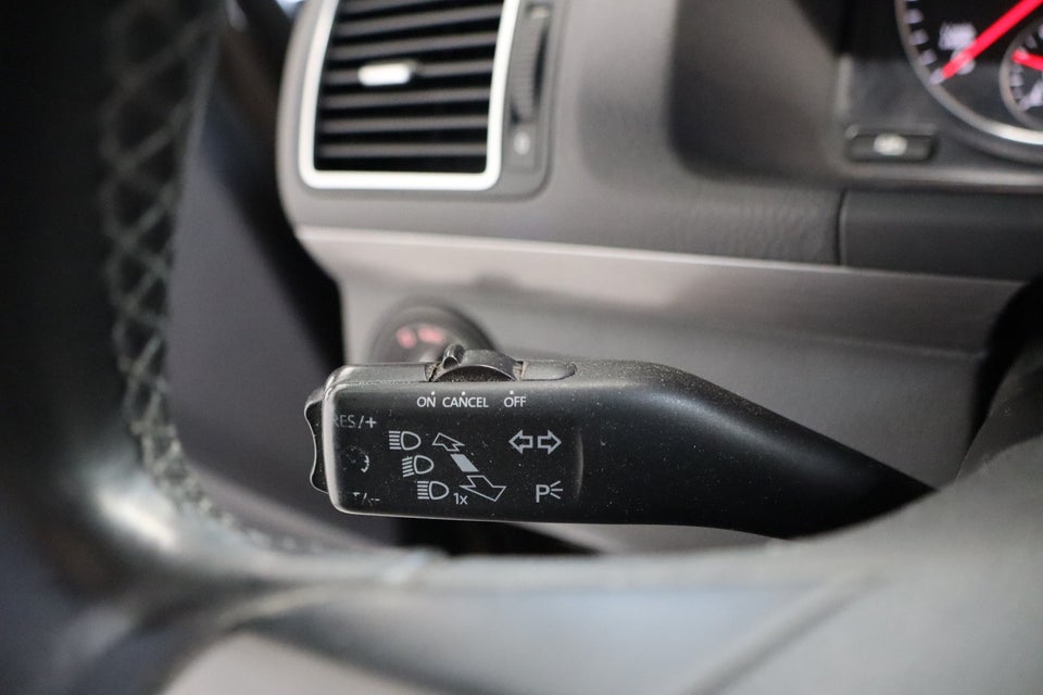 VW Touran 1,6 TDi 105 Comfortline BMT 7prs 5d