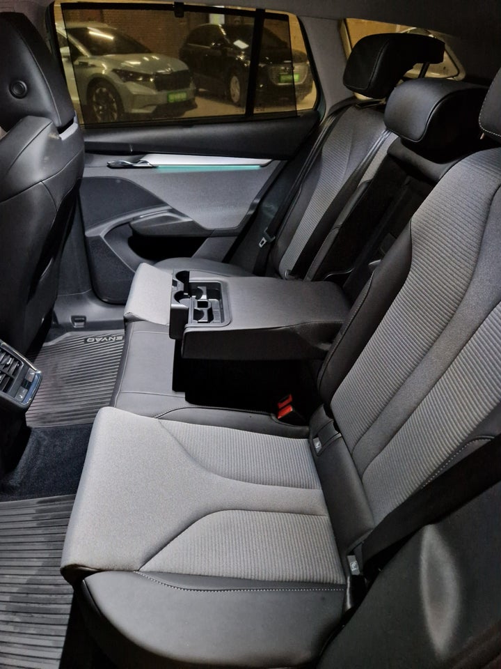 Skoda Enyaq 80 iV Plus Loft 5d