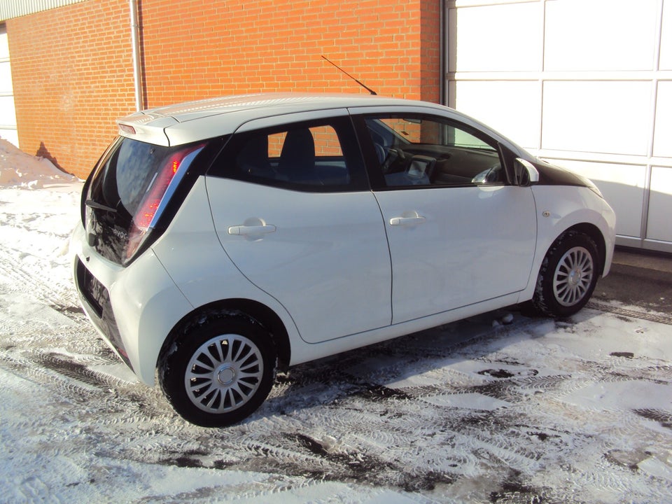 Toyota Aygo 1,0 VVT-i x-touch 5d