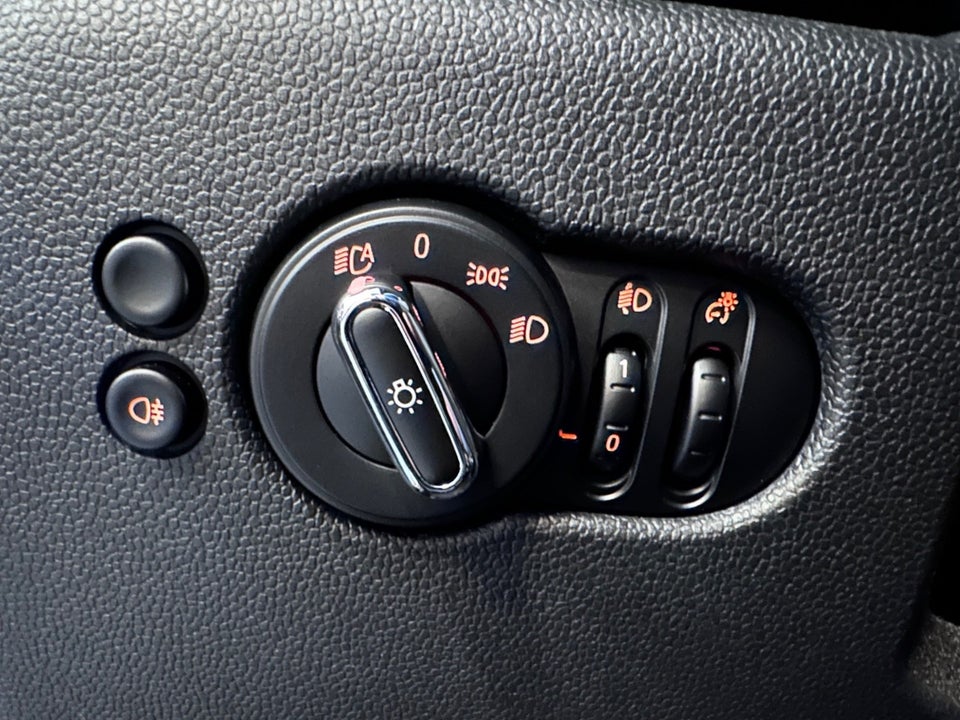 MINI Cooper SE Essential 3d