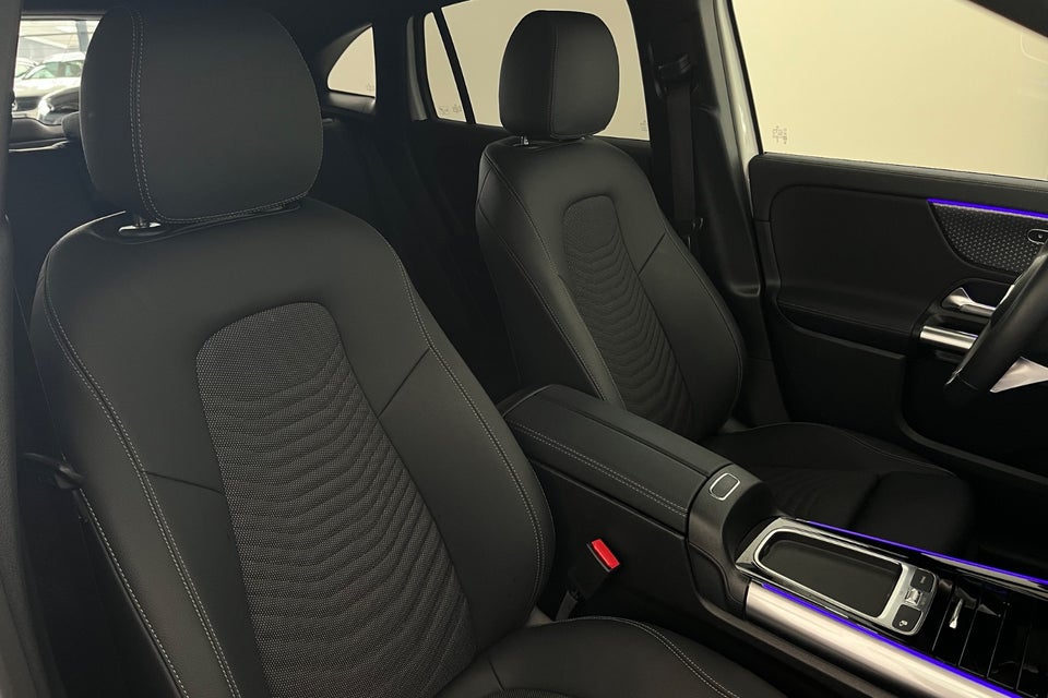 Mercedes EQA300 Progressive 4Matic 5d