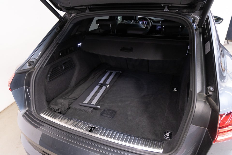 Audi e-tron 55 S-line quattro 5d