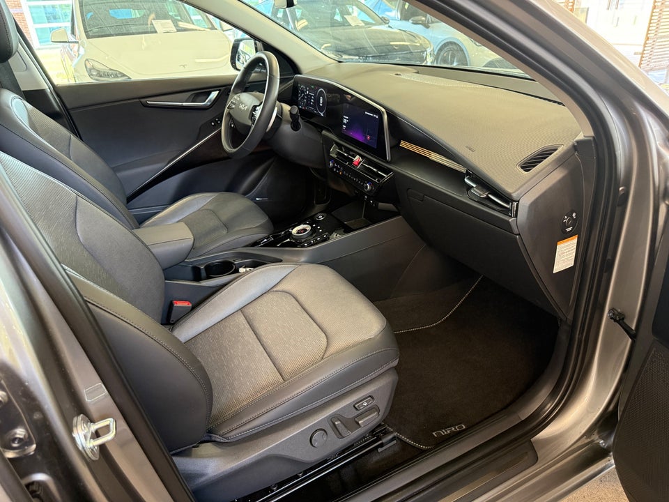 Kia Niro 64 EV Upgrade 5d