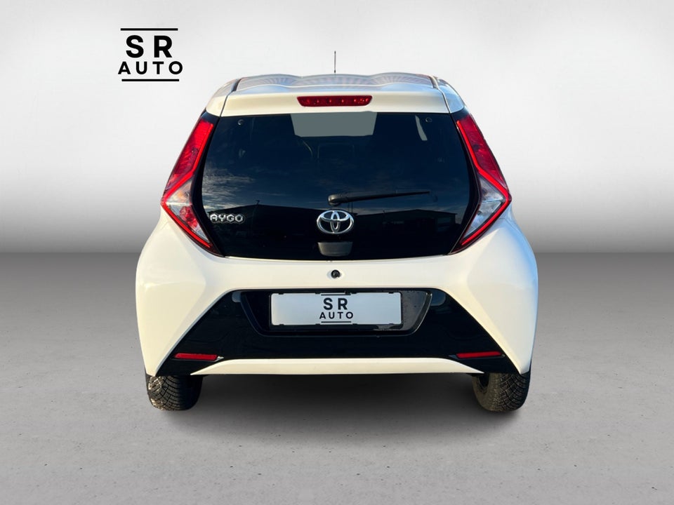 Toyota Aygo 1,0 VVT-i x-press 5d