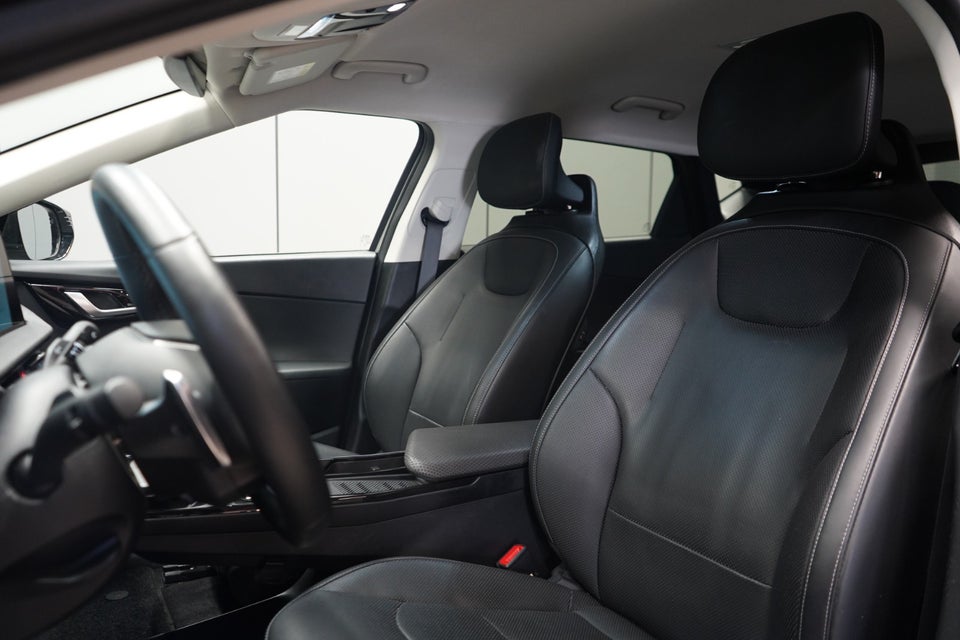 Kia EV6 77 Long Range Upgrade 5d