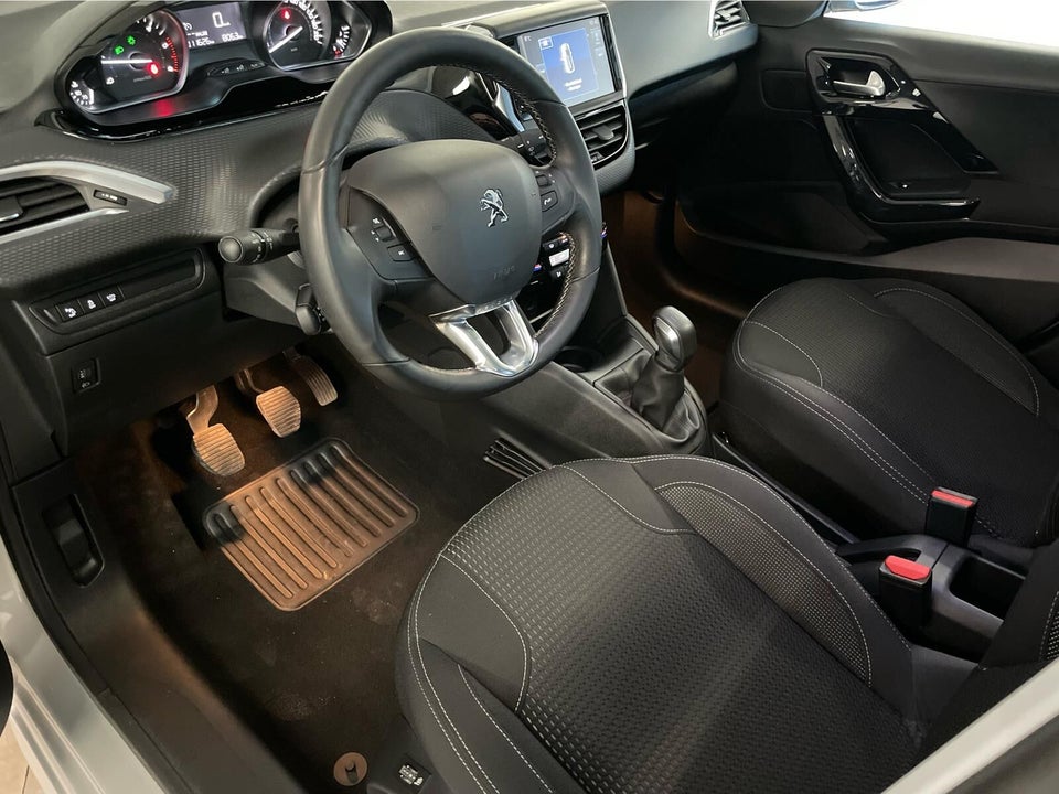 Peugeot 208 1,6 BlueHDi 100 Desire Sky 5d