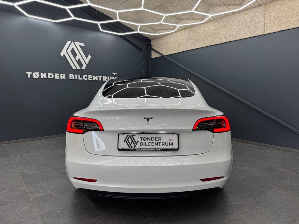 Tesla Model 3 Standard Range+ RWD 4d