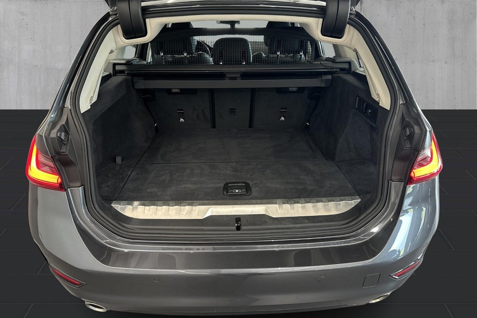 BMW 330e 2,0 Touring Sport Line aut. 5d