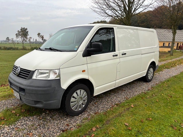 VW Transporter 2,5 TDi 130 Kassevogn lang 4d