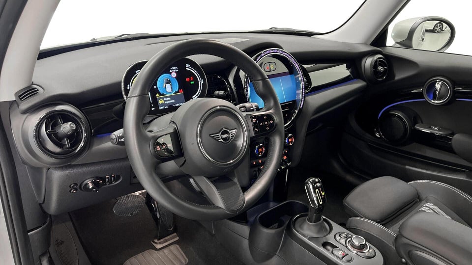 MINI Cooper SE Essential 3d