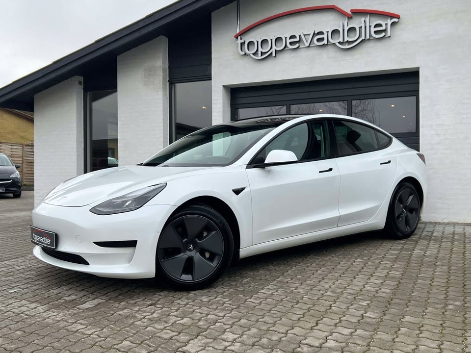 Tesla Model 3 Standard Range+ RWD 4d