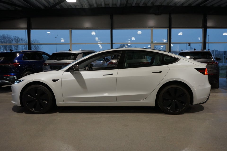 Tesla Model 3 RWD 4d