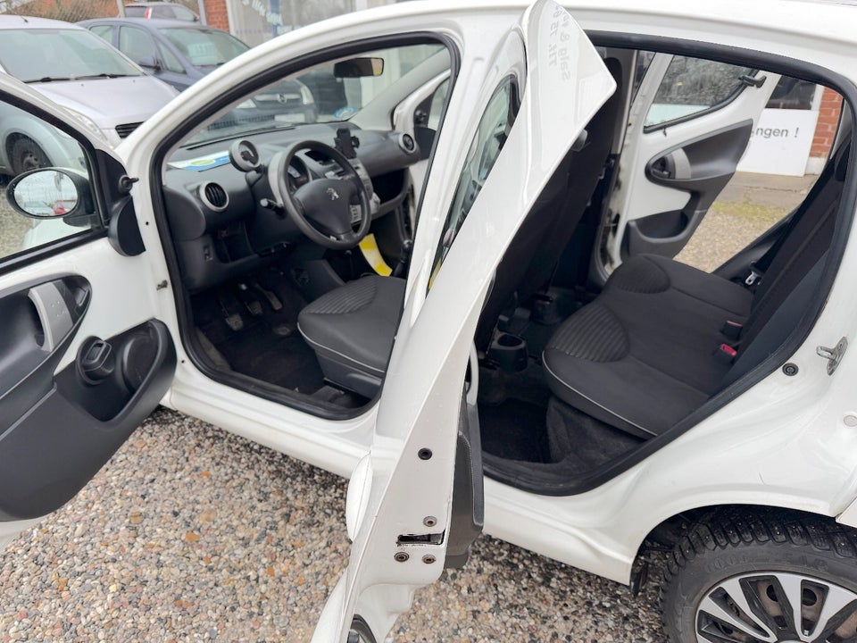 Peugeot 107 1,0 Active 5d