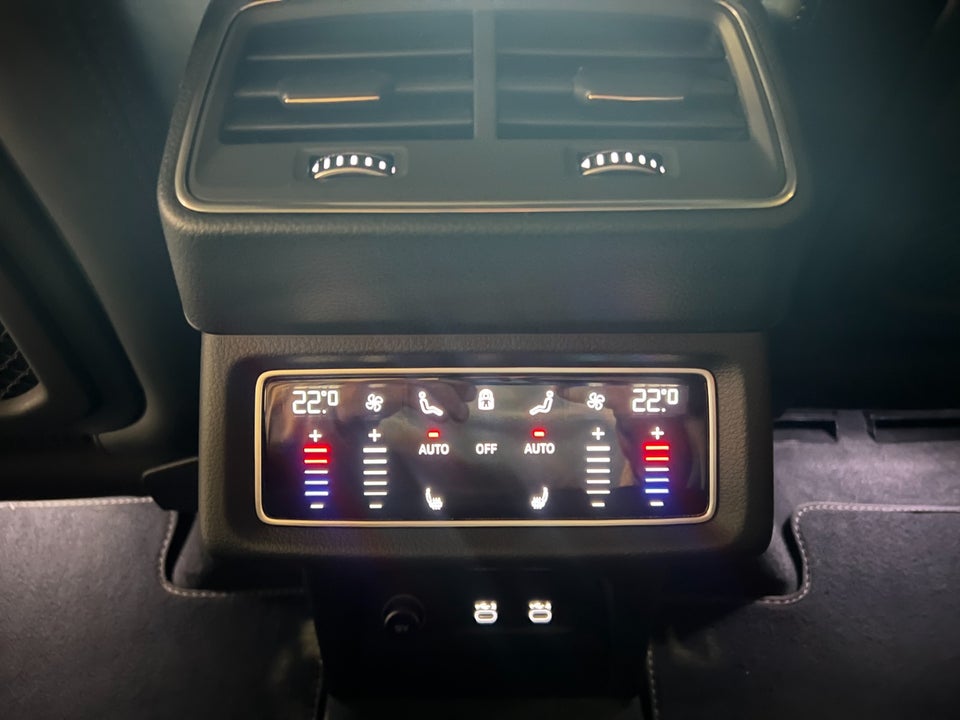 Audi e-tron 55 S-line quattro 5d