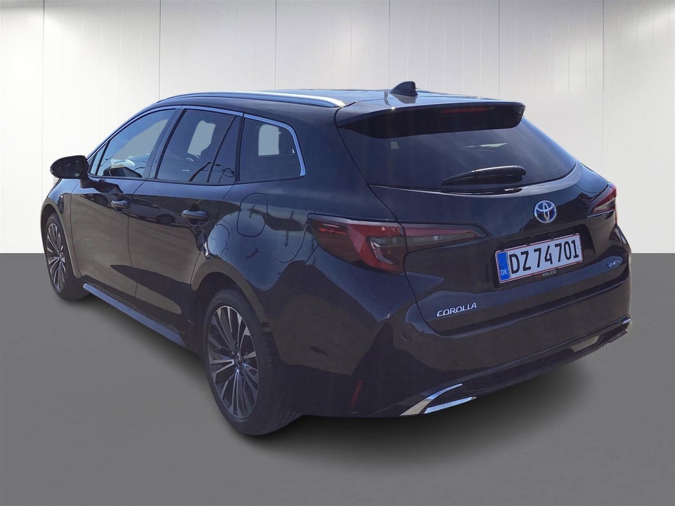 Toyota Corolla 1,8 Hybrid Style Touring Sports e-CVT 5d