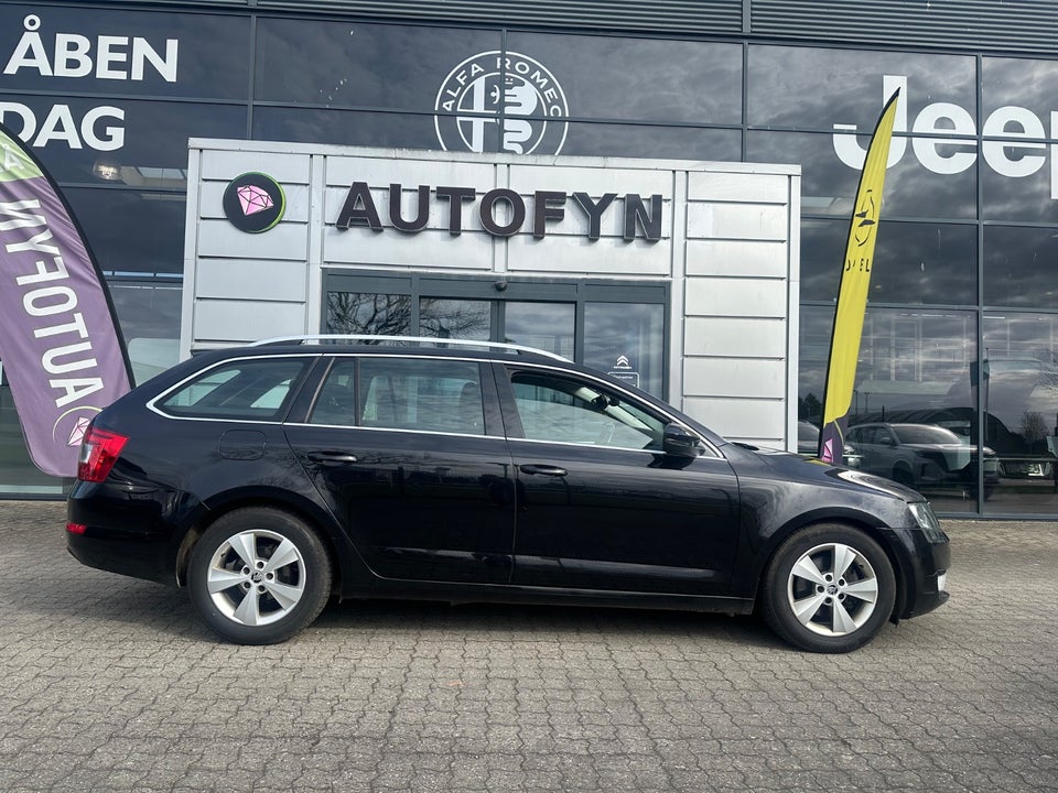 Skoda Octavia 2,0 TDi 150 Elegance Combi DSG 5d