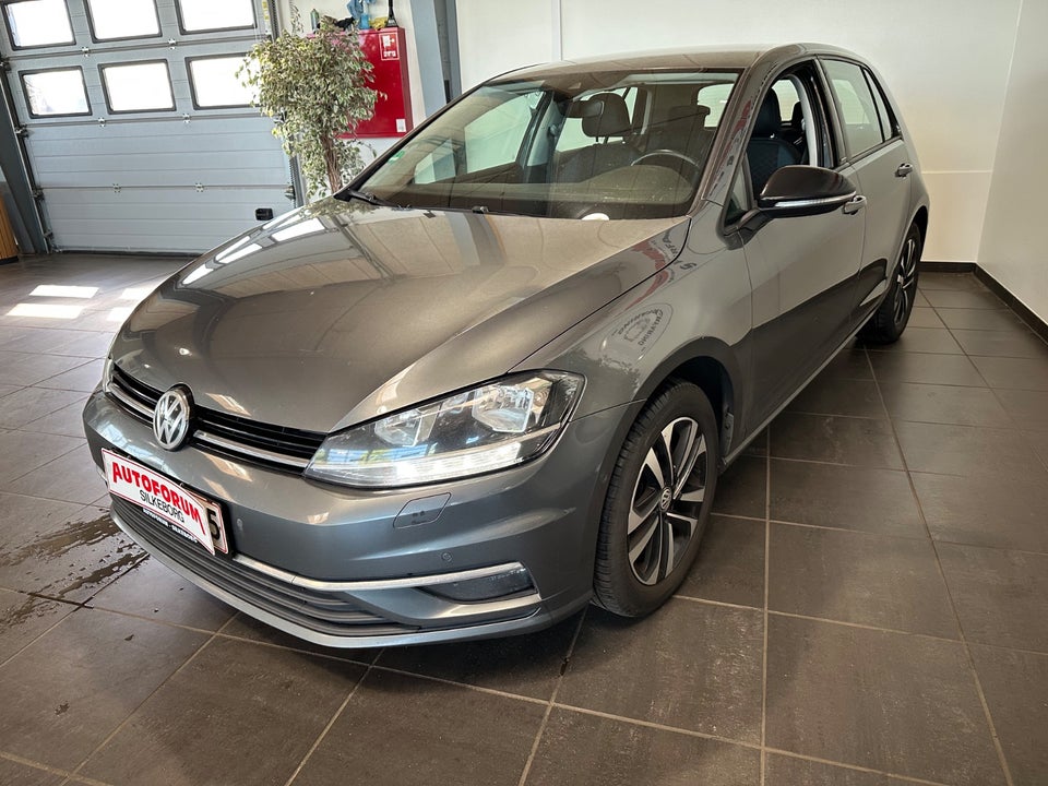 VW Golf VII 1,6 TDi 115 IQ.Drive DSG 5d