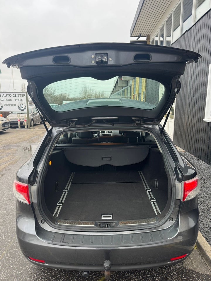 Toyota Avensis 1,8 VVT-i T2 stc. 5d