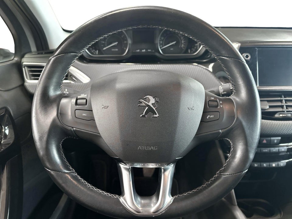 Peugeot 208 1,2 VTi 82 Desire 5d