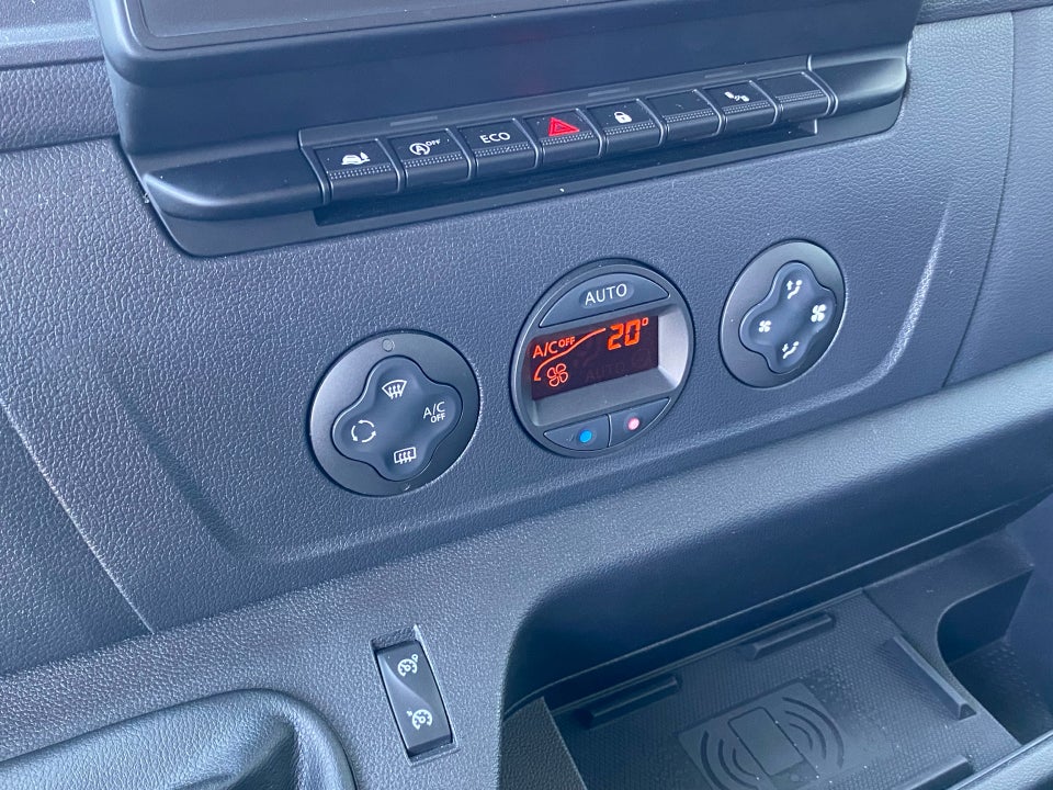 Renault Master III T33 2,3 dCi 145 L2H2 Kassevogn