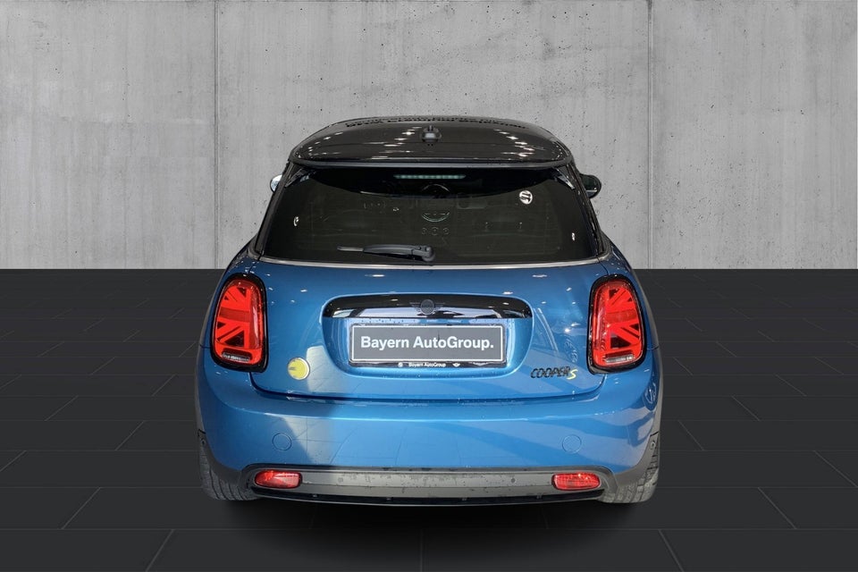 MINI Cooper SE Essential 3d