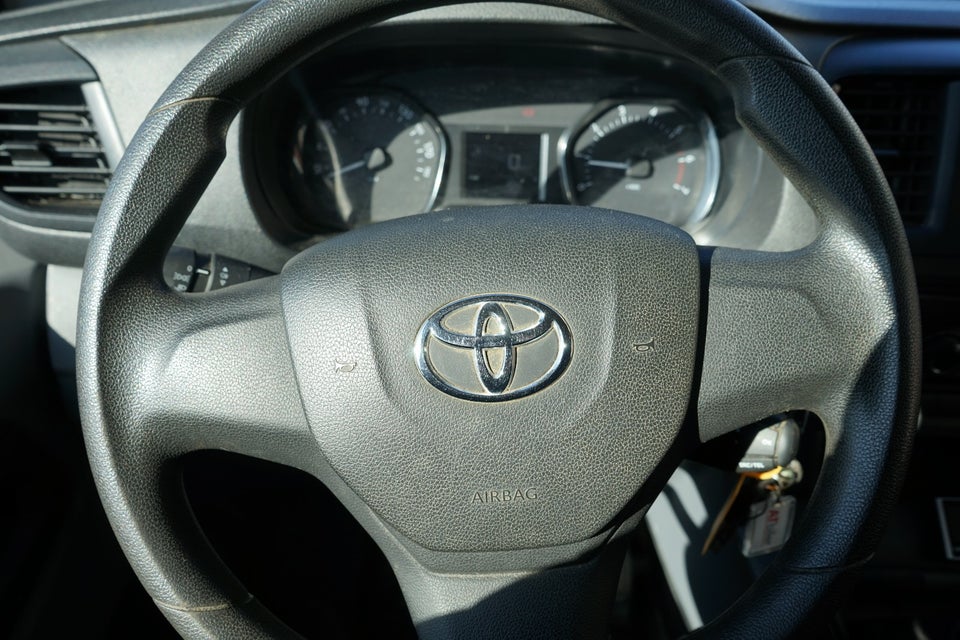 Toyota ProAce 2,0 D 120 Medium Base++ Chassis 2d