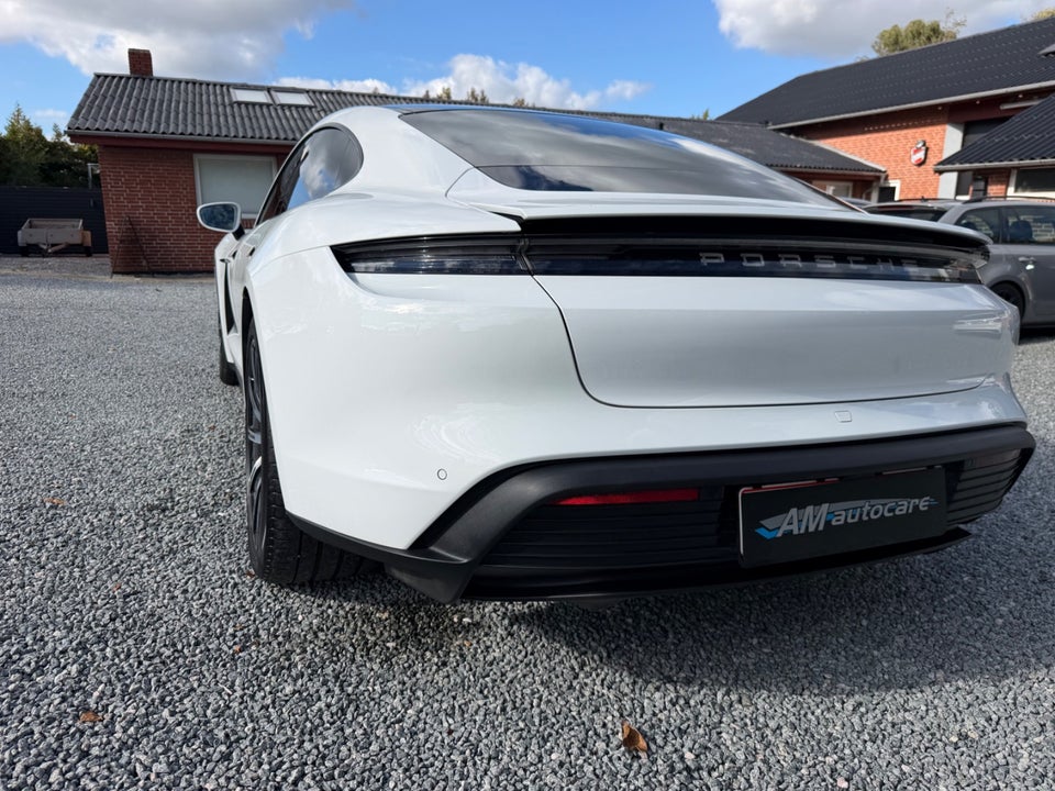Porsche Taycan Performance+ 4d