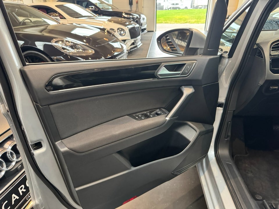 VW Touran 2,0 TDi 150 Highline DSG Van 5d