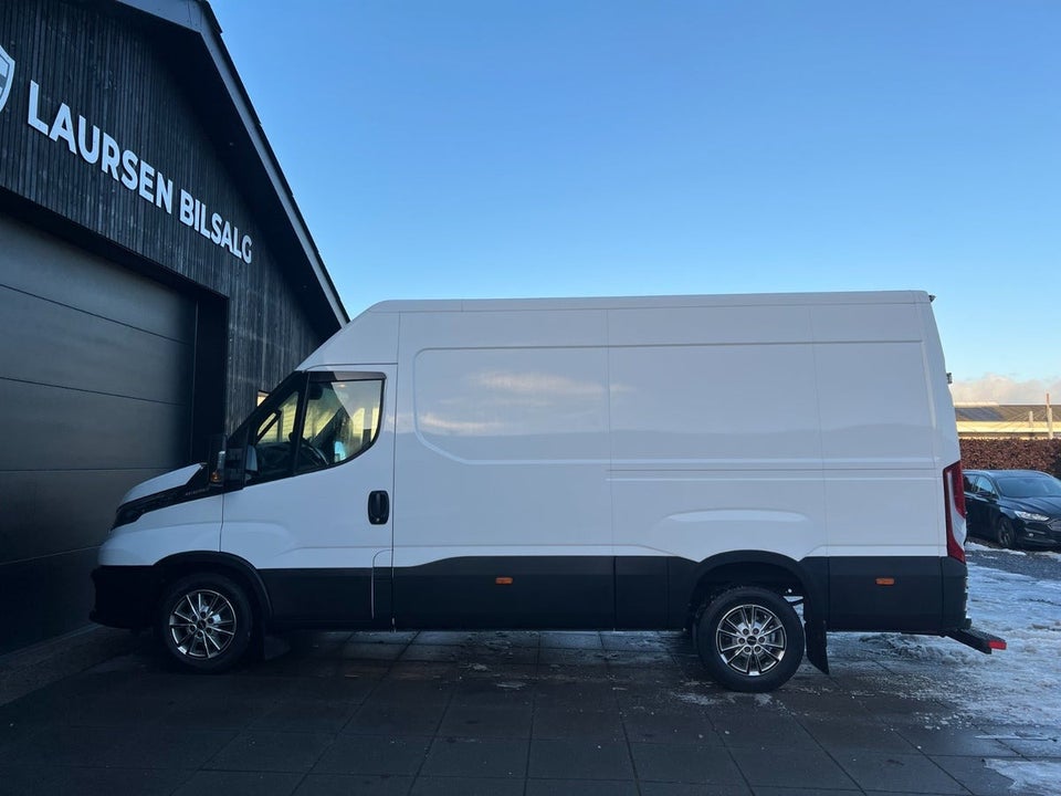 Iveco Daily 3,0 35C18 12m³ Van AG8