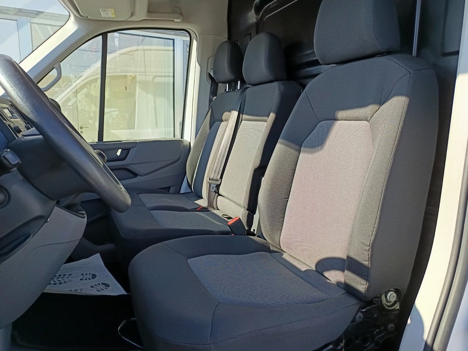 VW Crafter 30 2,0 TDi 102 Kassevogn L3H2