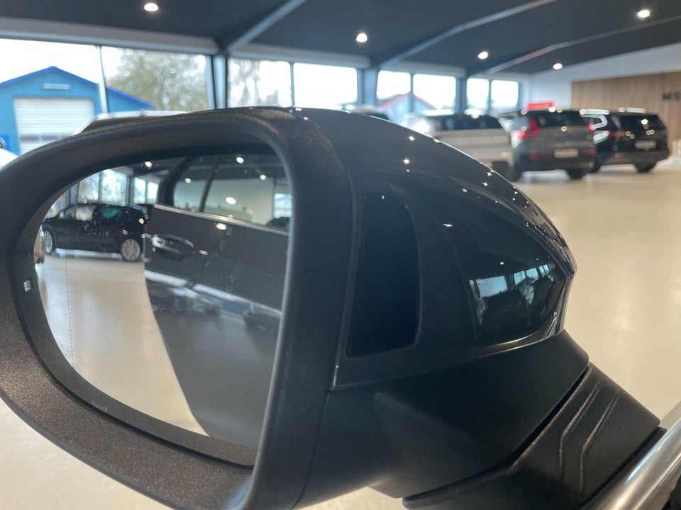 VW Golf VIII 1,4 eHybrid DSG 5d