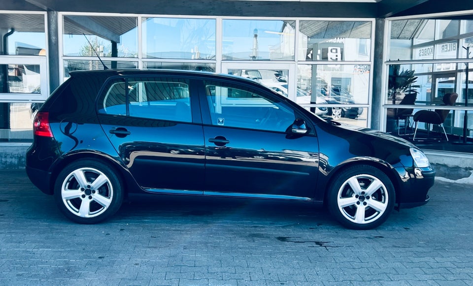 VW Golf V 1,6 Comfortline 5d