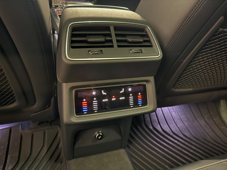 Audi e-tron 50 S-line Prestige quattro 5d