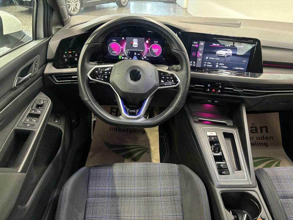 VW Golf VIII 1,4 GTE DSG 5d