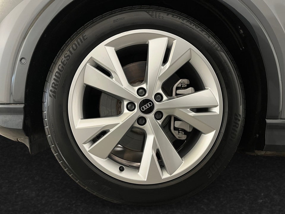 Audi Q4 e-tron 45 S-line quattro 5d