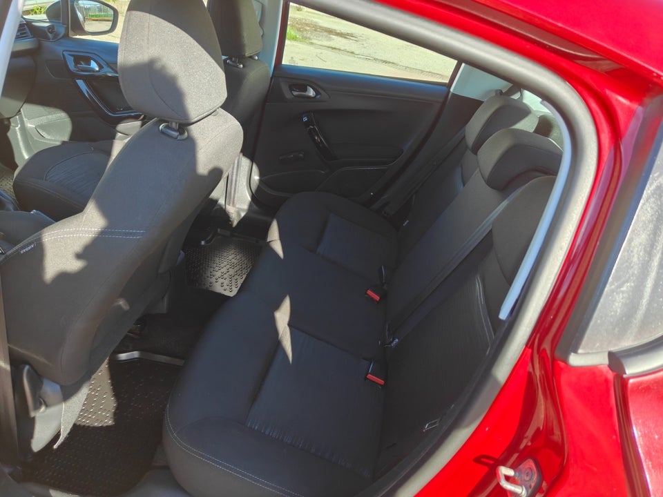Peugeot 208 1,0 VTi Active 5d