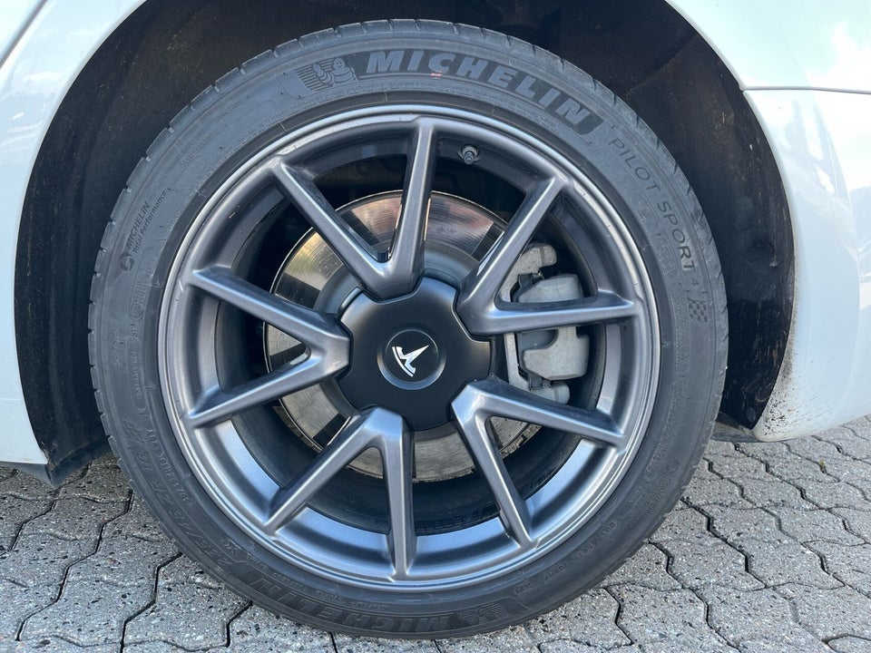 Tesla Model 3 RWD 4d