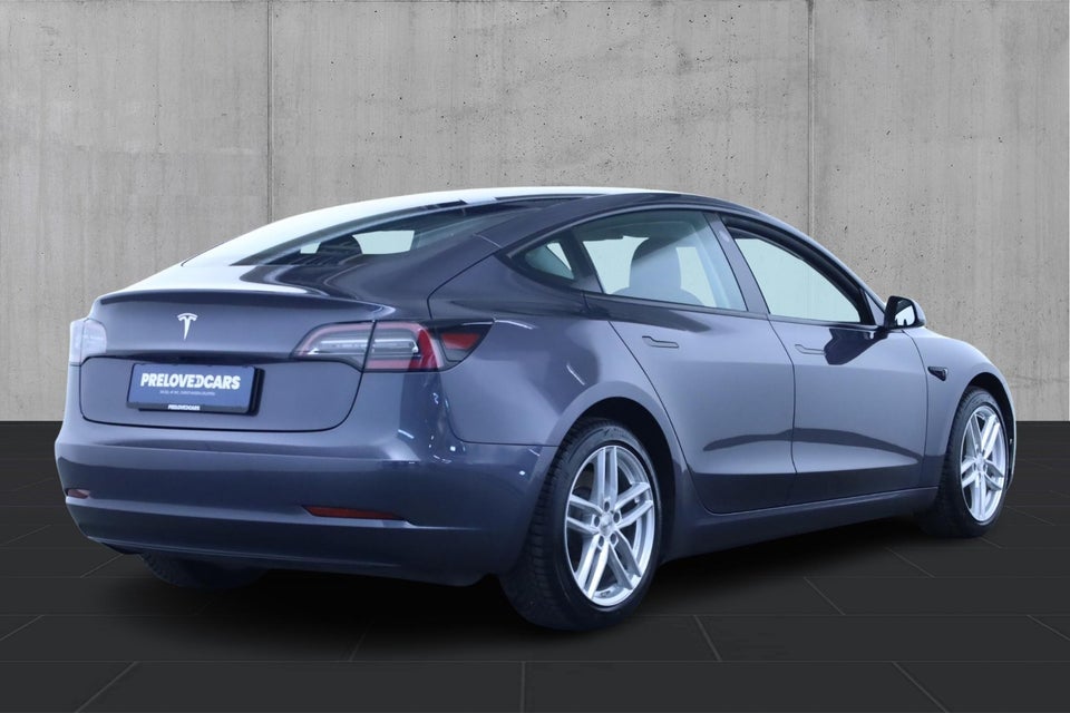Tesla Model 3 Standard Range+ RWD 4d