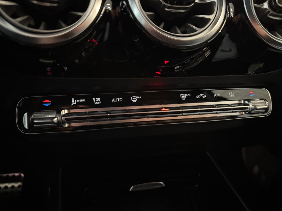 Mercedes EQA300 AMG Line 4Matic 5d
