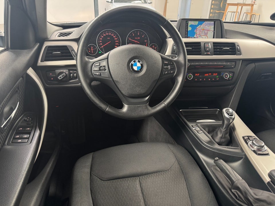 BMW 320d 2,0 Touring 5d