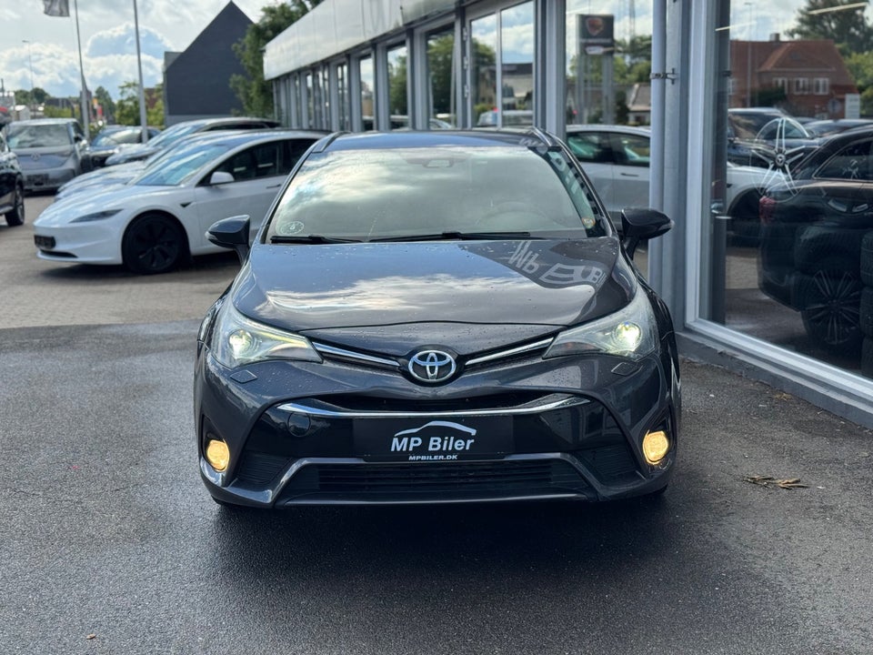 Toyota Avensis 1,8 VVT-i T2 Premium Touring Sports MDS 5d