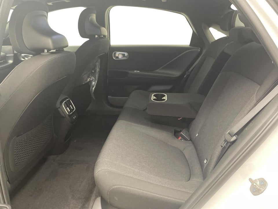 Hyundai Ioniq 6 77 Essential 4d