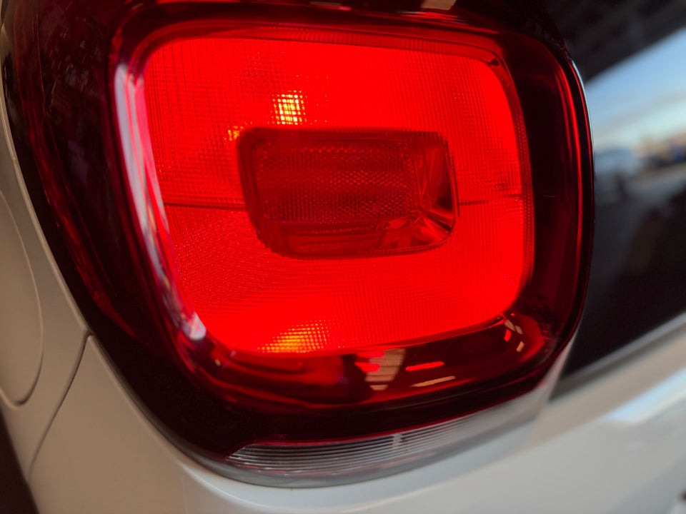 Citroën C1 1,0 VTi Attaque 5d