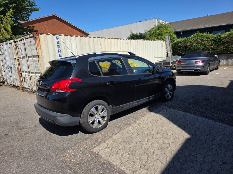 Peugeot 2008 1,2 e-THP 110 Active 5d