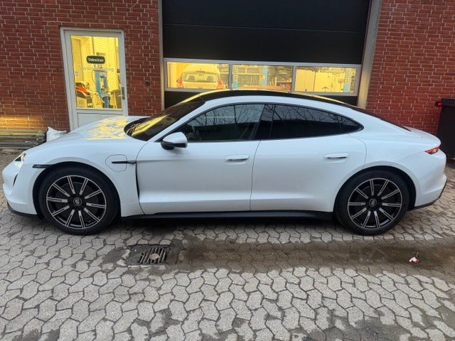 Porsche Taycan Performance+ 4d