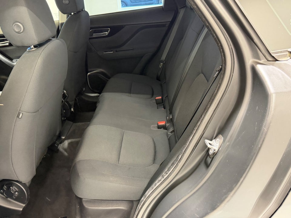 Jaguar F-Pace 2,0 D180 Pure aut. 5d