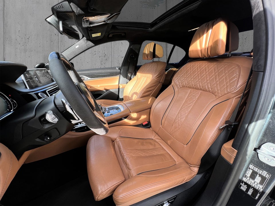 BMW 740i 3,0 M-Sport aut. 4d